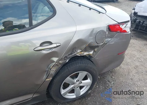 2015 Kia Optima Lx z USA, uszkodzony, nr VIN 5XXGM4A77FG496461